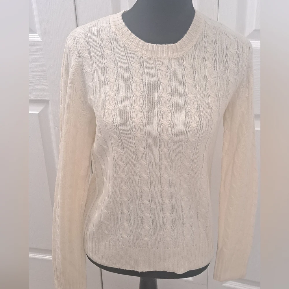 100% Cashmere Cable Knit Sweater Size L 12 -14